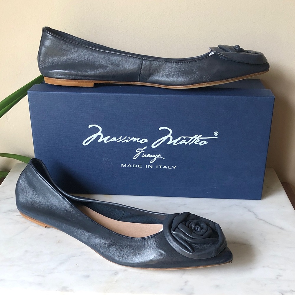 Massimo Matteo Women's Navy Blue Butter Soft  Leather Ballet Flats with Rosette